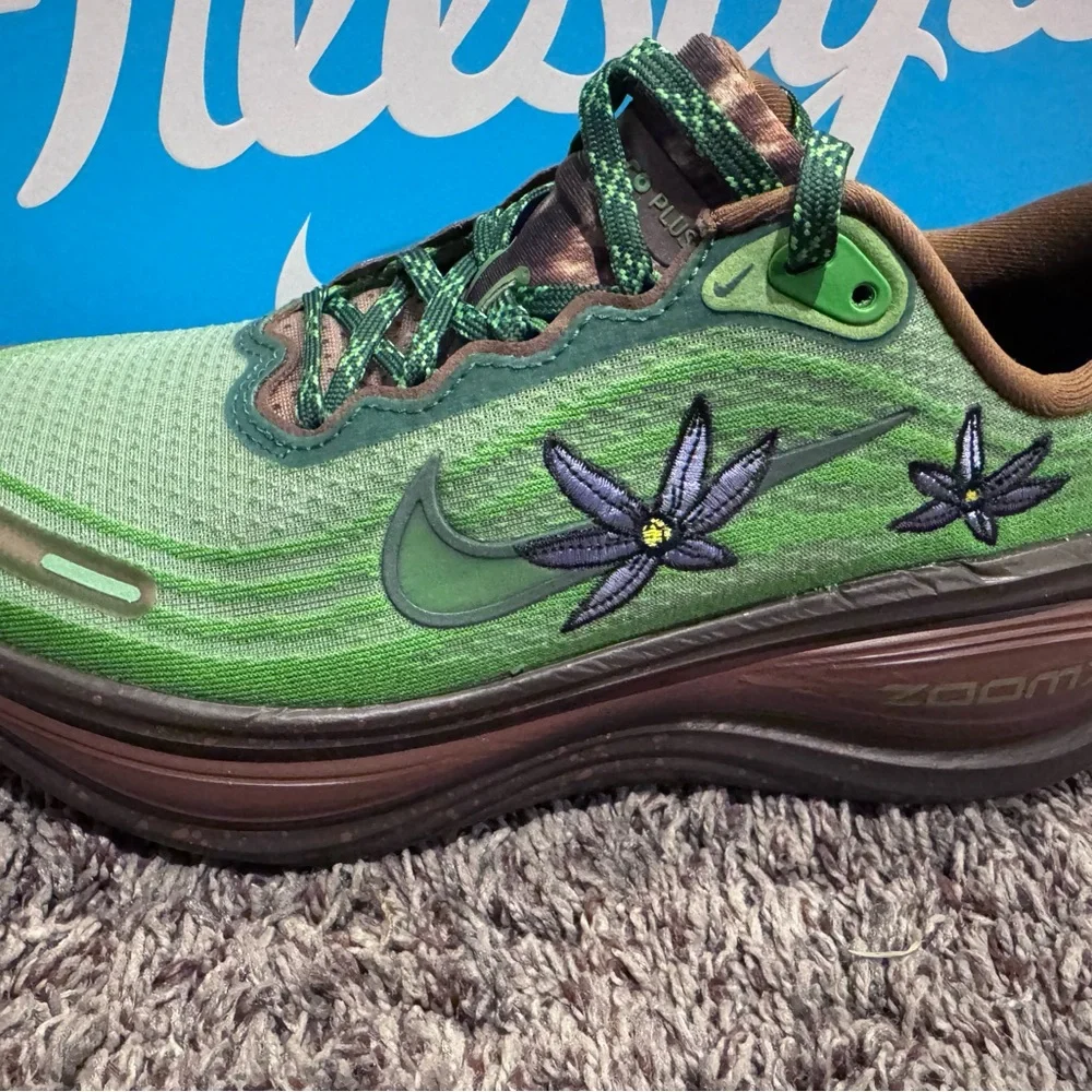 Sold Out! Women's Nike Vomero Plus Molly Sz 8 - Picture 7 of 7